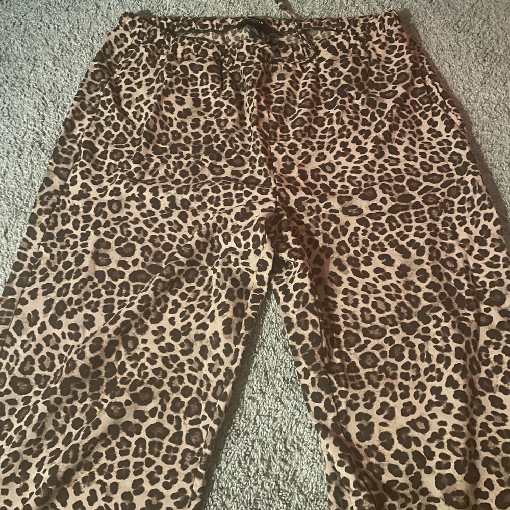 New torrid  animal print pull on pants with tie waist also has pockets sz 2x - Picture 8 of 10